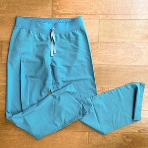 Figs Livingston scrub pants in Hydrogreen size S
